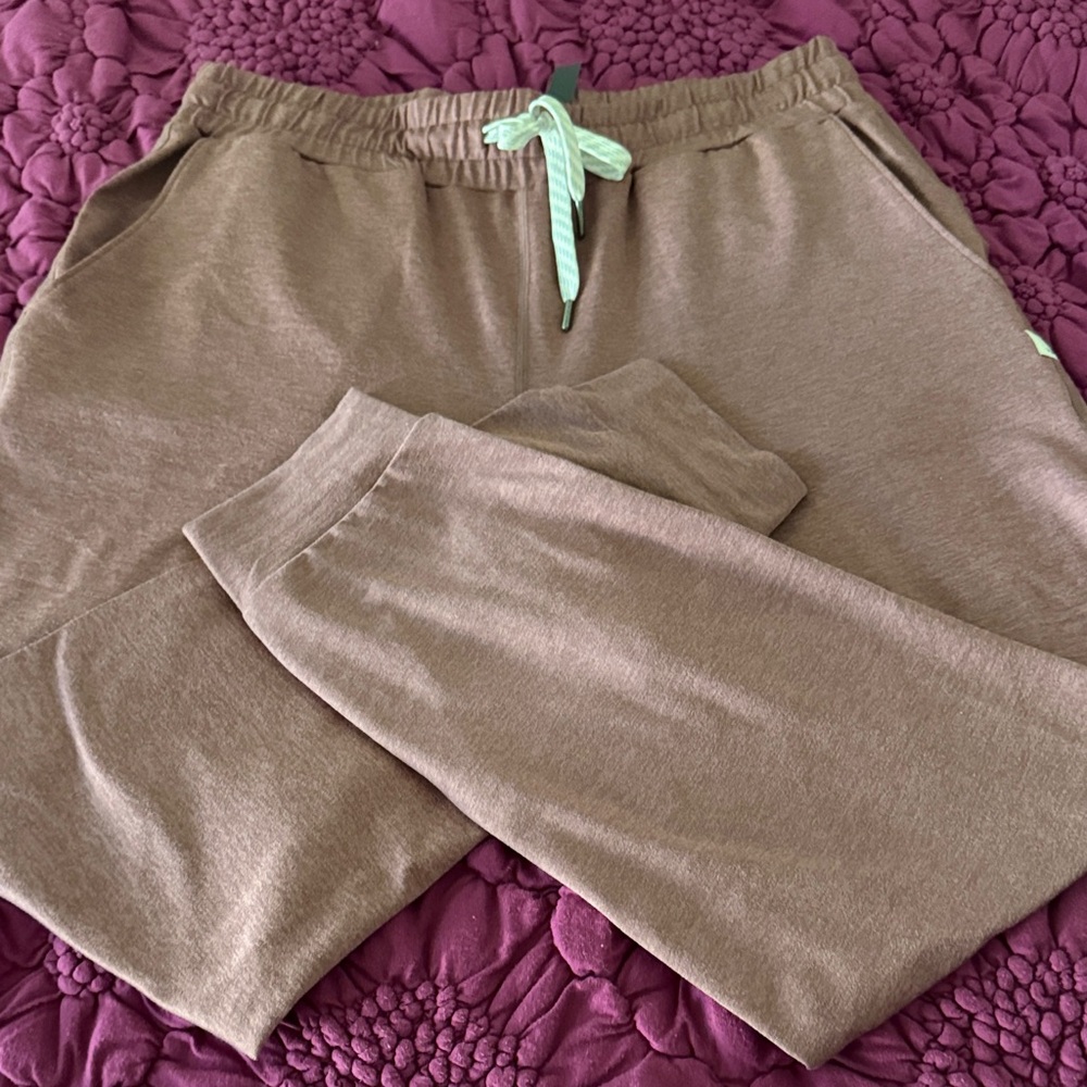 Vuori Jogger Pants